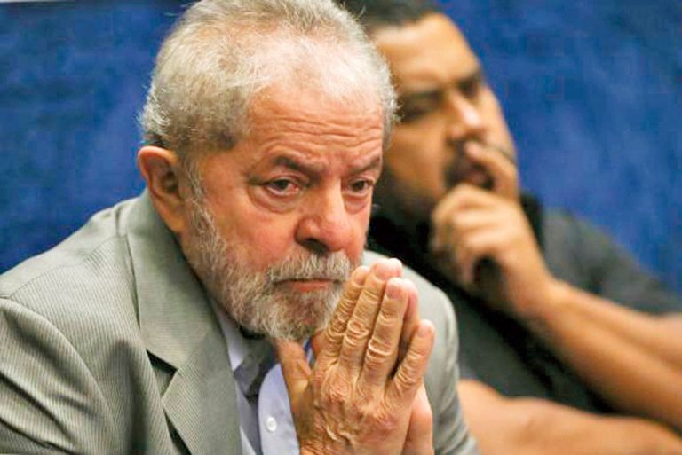 Triplex atribuído a Lula é leiloado por R$ 2,2 milhões