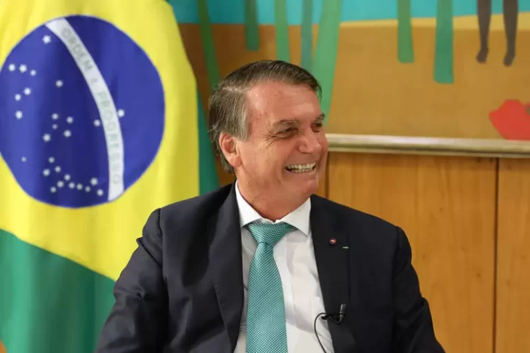 Bastidores da República: Paraná Pesquisas: em SP, Bolsonaro lidera com 39,7%; Lula soma 36,4%