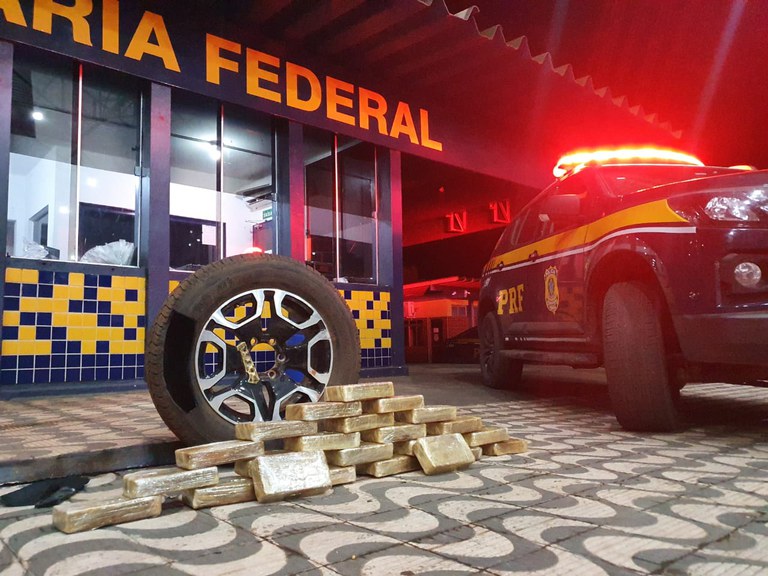 PRF apreende mais de 30 kg de entorpecentes em Rondonópolis