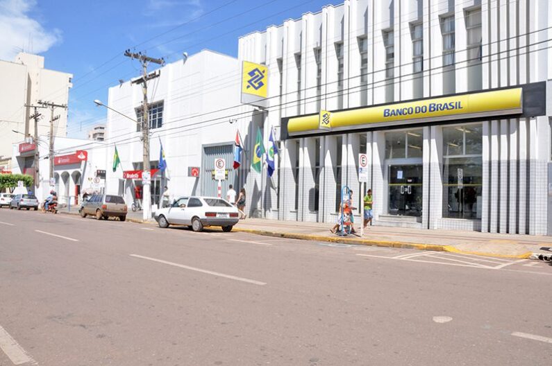 A Tribuna MT - Horários de fim de ano: Comércio abre até as 21h na véspera de Natal e bancos fecham no dia 30 A Tribuna MT - Horários de fim de ano: Comércio abre até as 21h na véspera de Natal e bancos fecham no dia 30