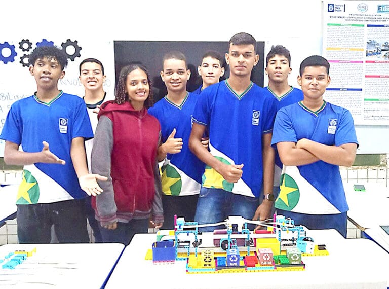 Robótica educacional: Estudantes de Roo usam experiência para promover gestão sustentável de resíduos