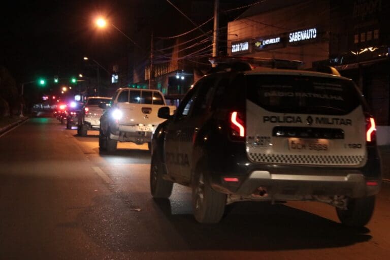 Em Rondonópolis: PM prende dupla por tráfico de drogas e apreende 98 porções de cocaína